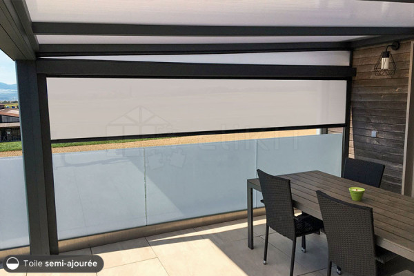 Photo n°4 of the IMPERIAL ZIP 96 Motorized Screen Awning