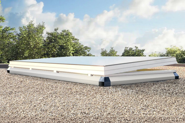 Photo #1 of the iWINDOW3 Opening Flat Roof Window