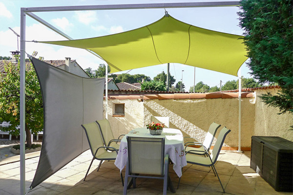 Photo n°3 of the Triangular Extendable Shade Sails
