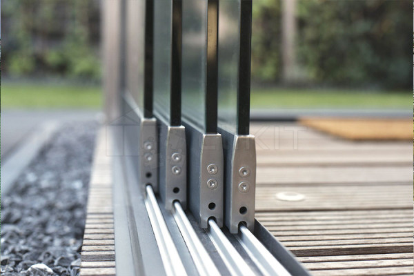 Photo n°11 du Verre Coulissant Latéral pour Pergola
